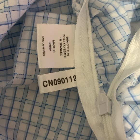 Adorable ruffled fitted sleeveless top - Picture 9 of 10